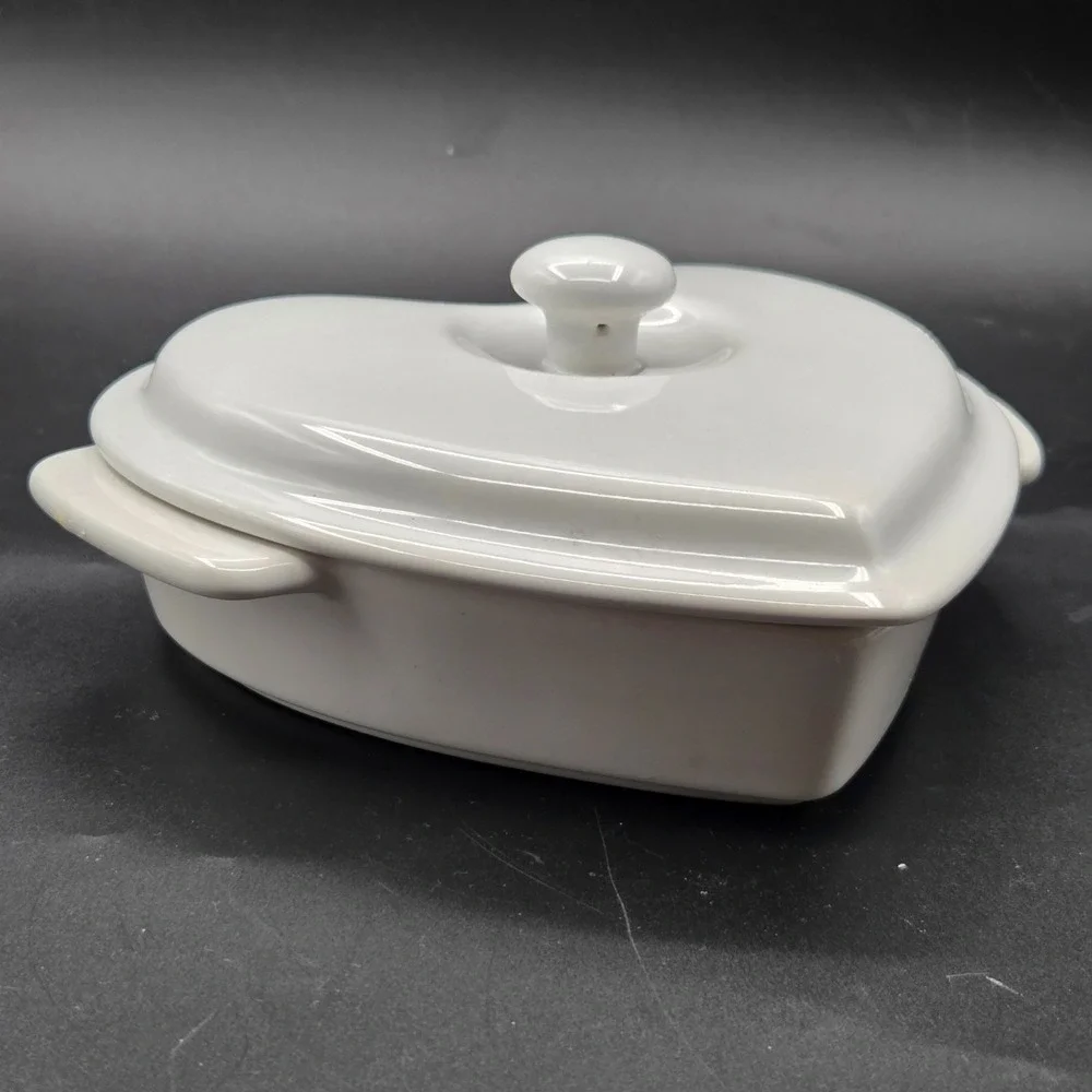 Chantal White Heart Shaped Covered Casserole‎ Baking Dish 1 Quart